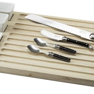 Dřevěné prkénko s třemi miskami, nožem na chléb a na máslo a dvěma lžícemi