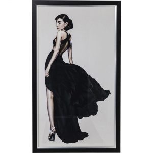 KARE Design Zarámovaný obraz Audrey Hepburn v černých šatech 172x108cm