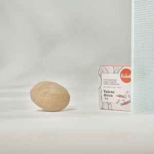 Tuhý šampon na vlasy Vzácné dřevo XL Kvitok 50g