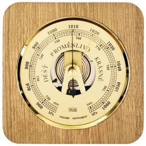KUBRi 0213 – špičkový barometr osazený v dubovém dřevě
