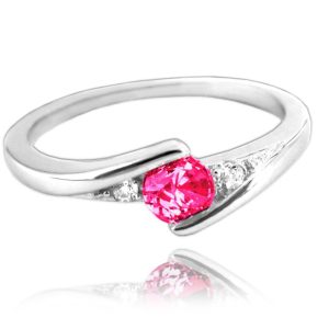 MINET Elegantní stříbrný prsten s červeným zirkonem vel. 57
