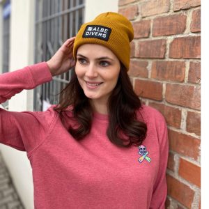 Albe čepice Hořčičná