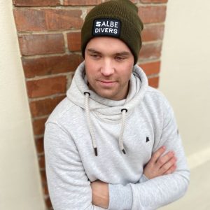 Albe čepice Olivově Zelená