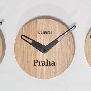 KUBRi 0003 – Dubové hodiny české výroby s 5 časovými zónami