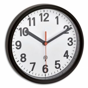 TFA 60.3538.01 – Nástěnné hodiny řízené rádiovým signálem – černé