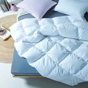 Péřová přikrývka Dauny Geneva Medium Rozměr: 220×240 cm (940 g)