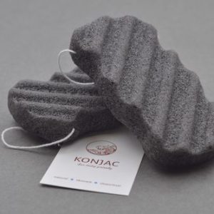 KONJAC Černá konjac tělová houbička s bambusovým uhlím