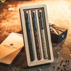 Dárková sada malých zkumavek s kampotským pepřem (3x 10 g) v krabičce z designového kartonu