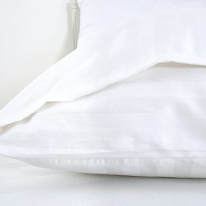 B.E.S. – Petrovice, s.r.o. 2x povlak na polštář ATLAS GRADL 70×90 cm, pruh 2 cm, hotelový uzávěr