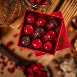 JANEK Láskyplná krabička s 9 pralinkami