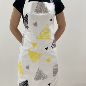 B.E.S. – Petrovice, s.r.o. Kuchyňská zástěra – vzor Triangle v bavlně