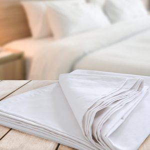 B.E.S. – Petrovice, s.r.o. Prostěradlo tkané TOP HOTEL 145×245 – bílé Rozměr: 140 x 240 cm