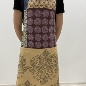 B.E.S. – Petrovice, s.r.o. Kuchyňská zástěra – vzor Brown Cube v bavlně