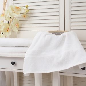 B.E.S. – Petrovice, s.r.o. Bavlněná froté osuška 70×140 Hotel s bordurou – Bílá